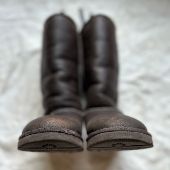 UGG Australia Classic Tall Bomber 5804 in Brown Leather Authentic - Picture 6 of 11